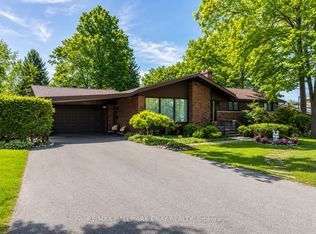1009 Fairbairn St, Peterborough, ON K9K 1C1