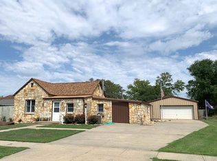 511 Clay St, Minneapolis, KS 67467