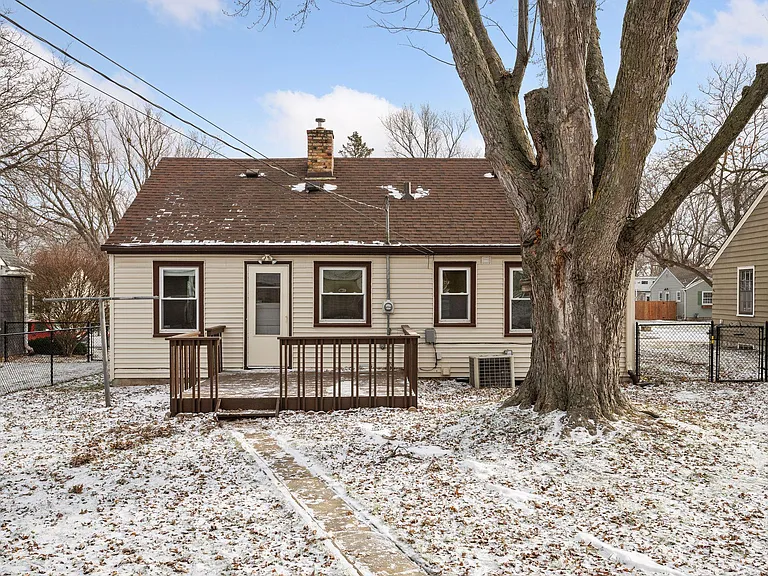 3236 Idaho Ave S — Photo 17
