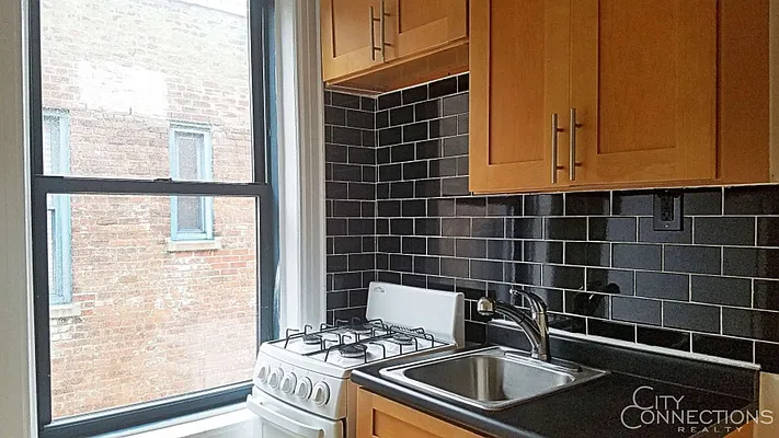 Rented by City Connections Realty | media 10