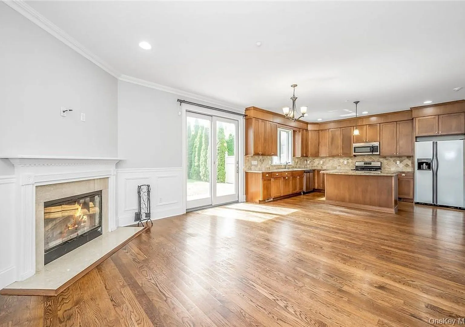 4 bed, 3.5 bath, 3000 sqft, $6,995 — Photo 4