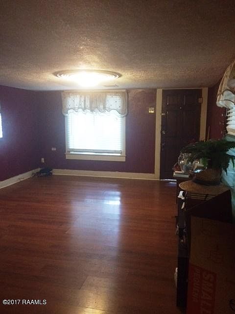 2nd image of 322 Stewart St
