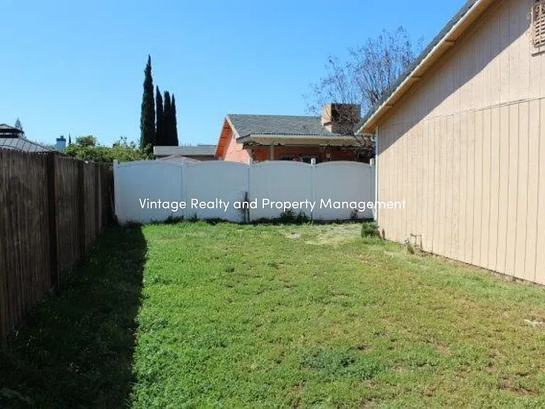 3142 Castellon Way — Photo 18