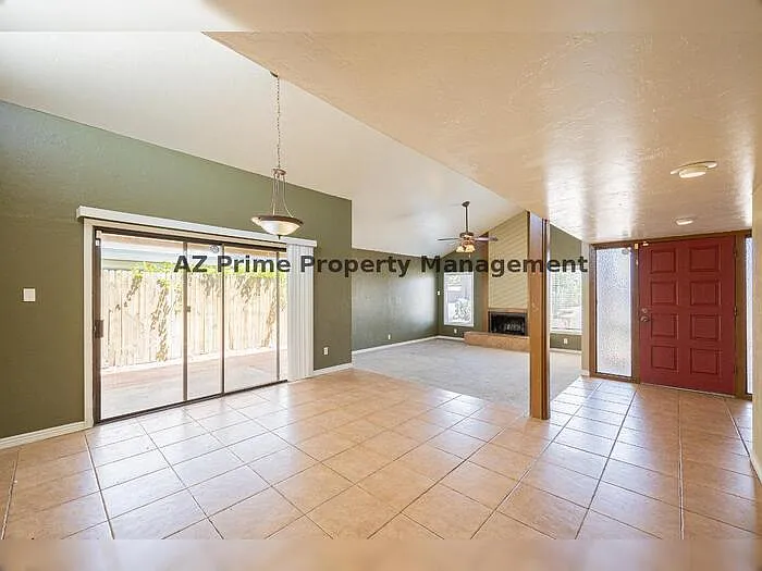 5502 E Roanoke Ave — Photo 9