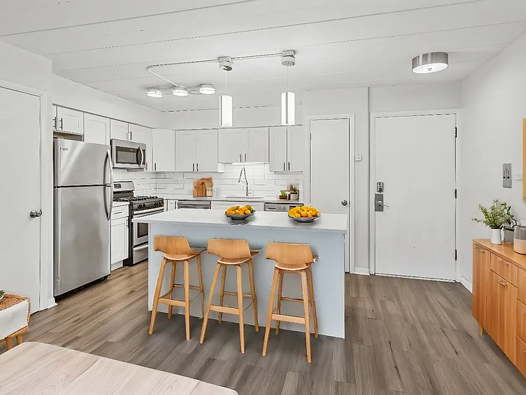 30 S Spring Ave #102 — Photo 1