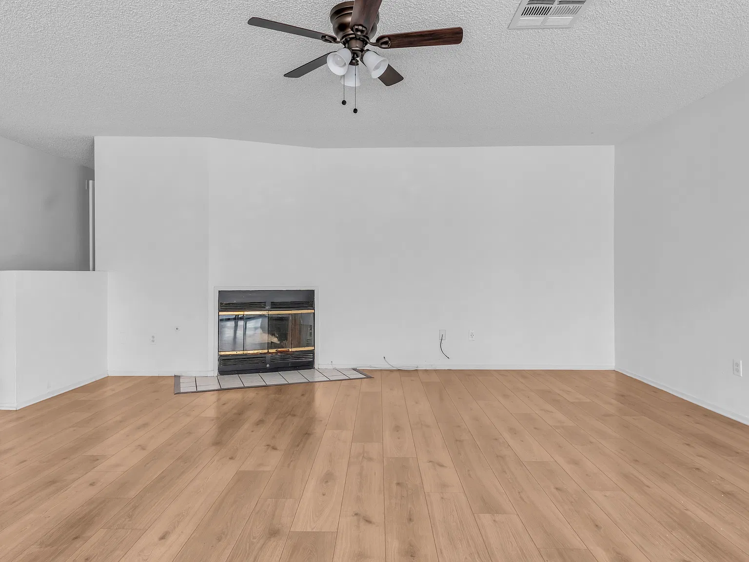 3 bed, 1250 sqft, $2,295 — Photo 1
