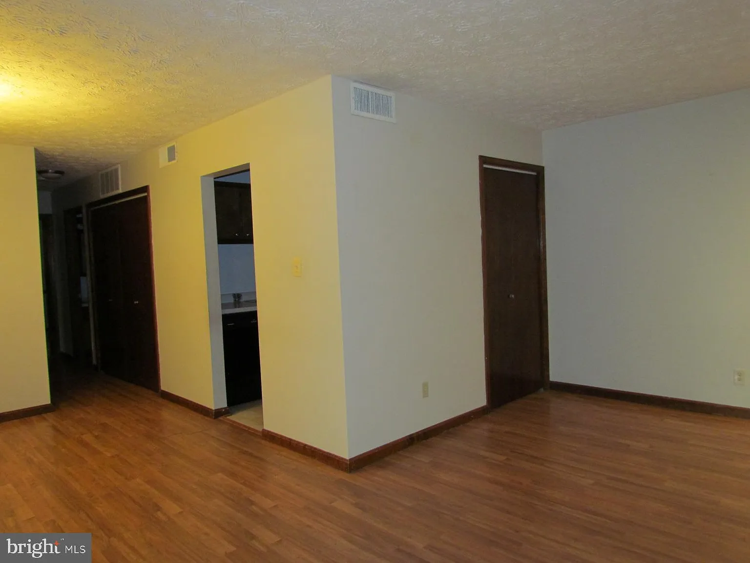2 bed, 1.5 bath, 936 sqft, $1,800 — Photo 4