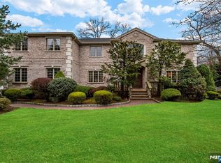 15 1st St, Closter, NJ 07624