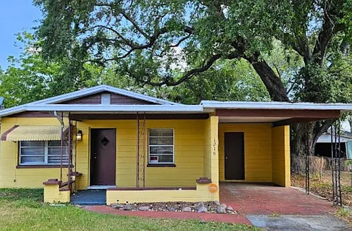 1216 E Myrtle St Photo 1