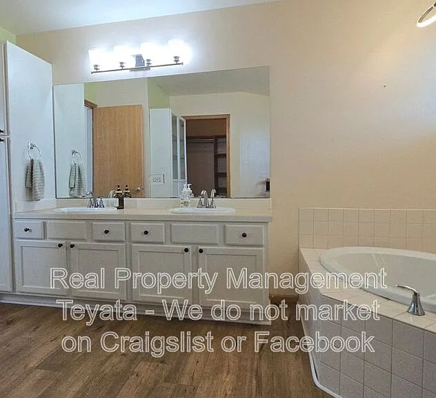 4814 Starfish Ln — Photo 14