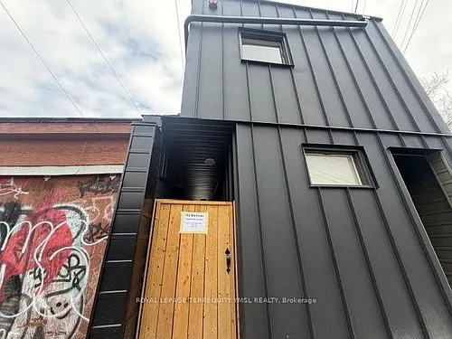 162 Markham St #3 Photo 1