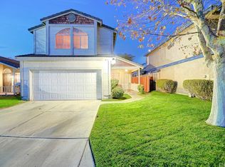 3044 W Santolinas St, Rialto, CA 92376