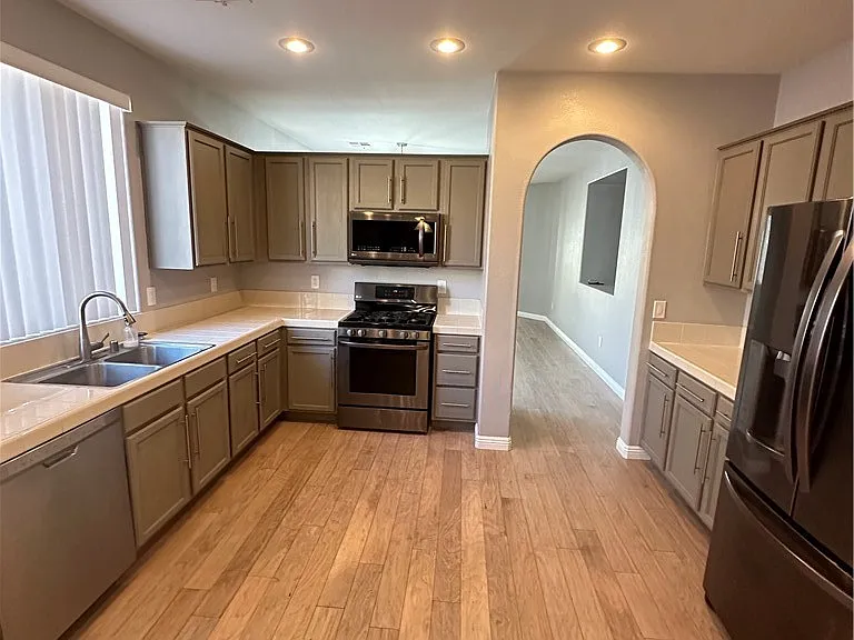 10340 Bentley Oaks Ave — Photo 6