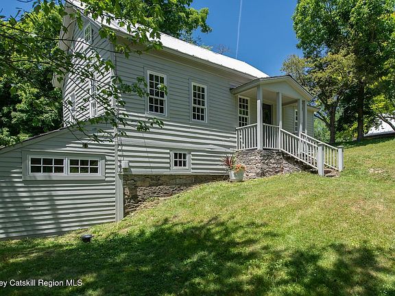 3rd image of 275 Pitts Road