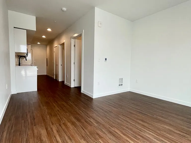 Spur Apartments — Photo 15