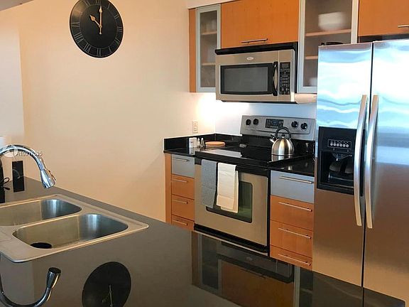 3rd image of 1750 N Bayshore Dr APT 4903