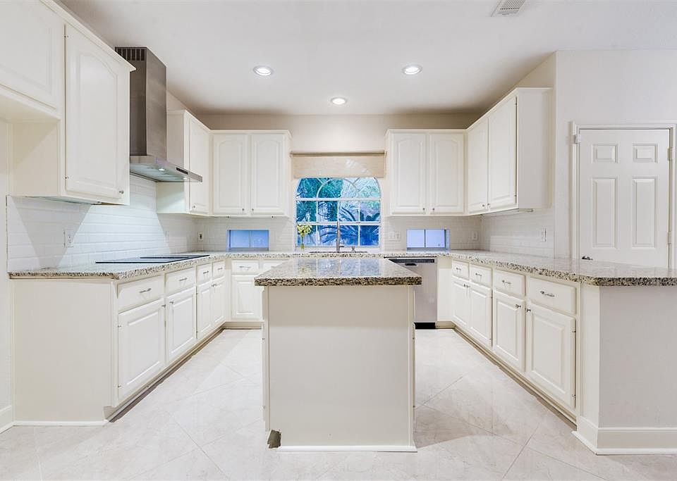 1st image of 19507 Mills Meadow Ln