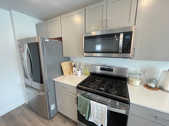 5th image of 639 W Parker Pl