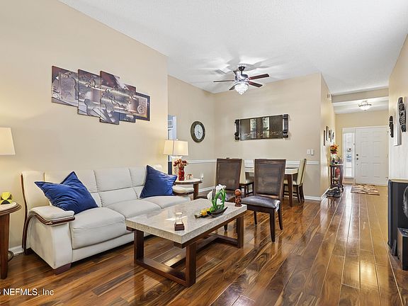 4th image of 2547 CARSON OAKS Drive