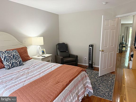 4th image of 63 Foxglove Dr
