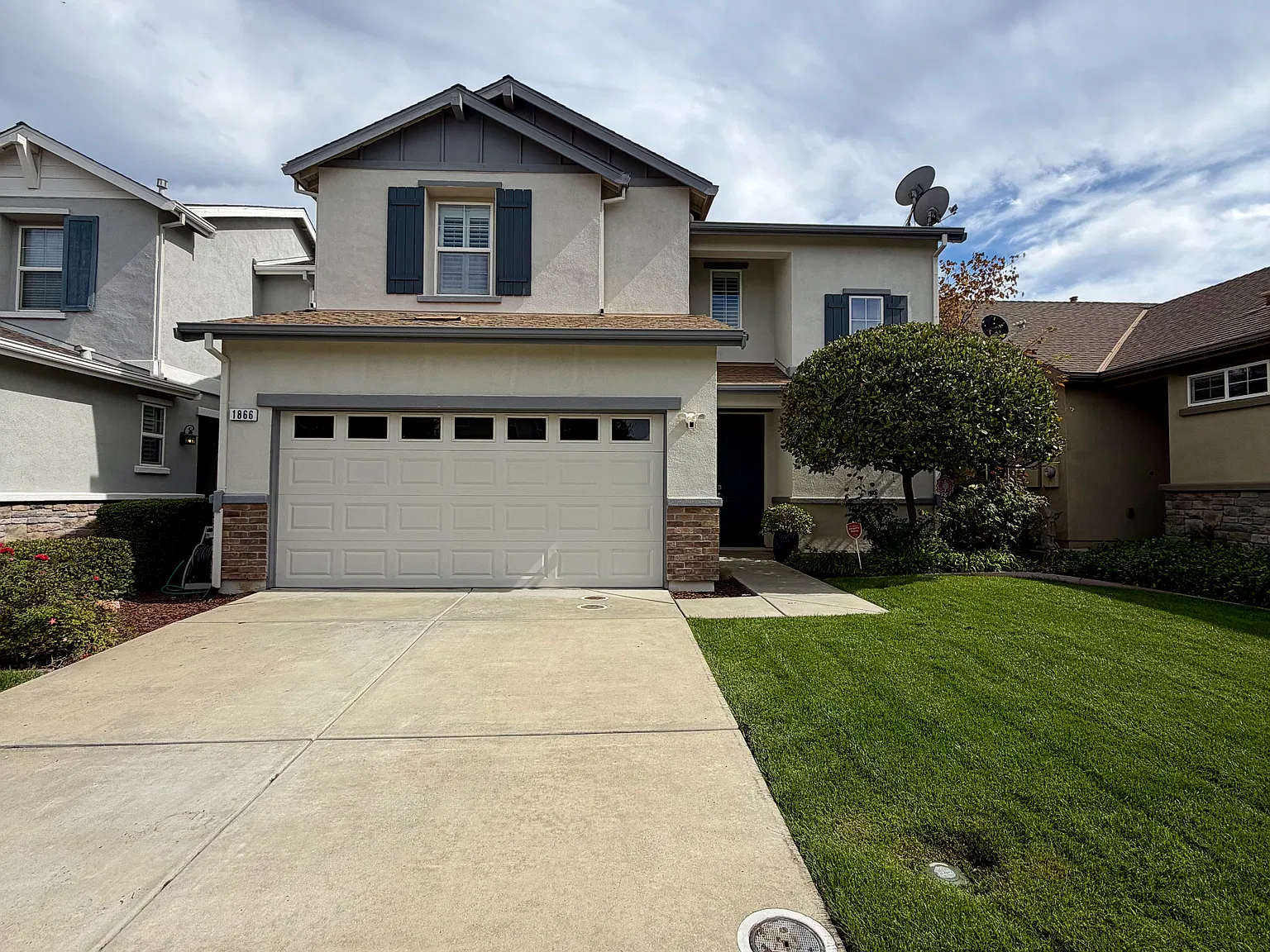 3 bed, 2.5 bath, 1626 sqft, $2,870 — Photo 2