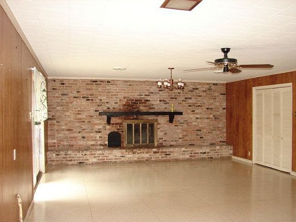 2nd image of 300 Park Dr
