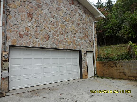 4th image of 10037 Pitch Pine Dr