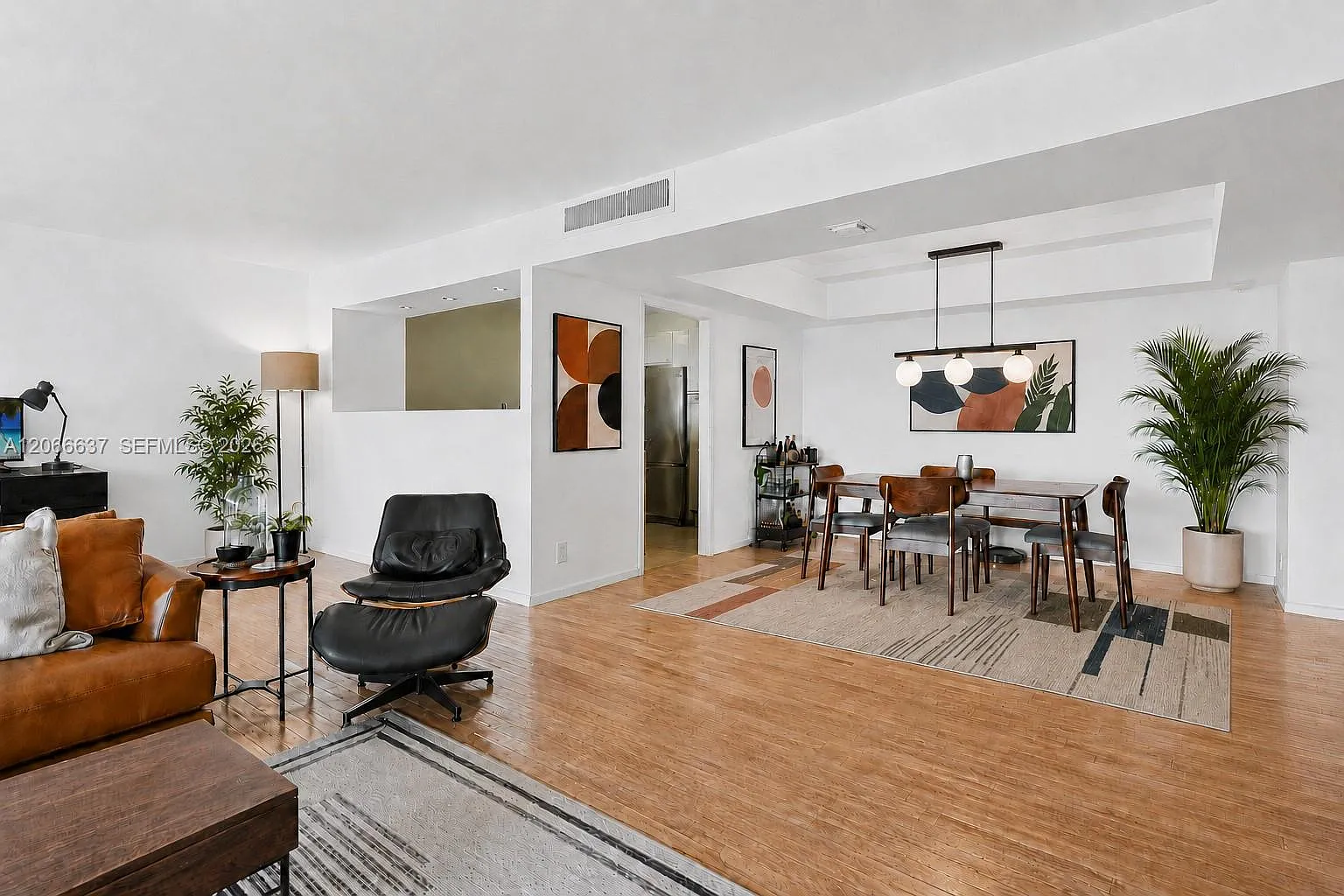 Grove Isle Condo — Photo 4