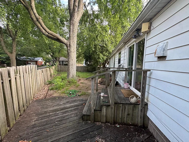 Backyard and kitchen entry