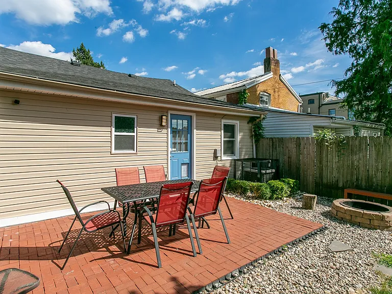 1112 Logan St — Photo 21