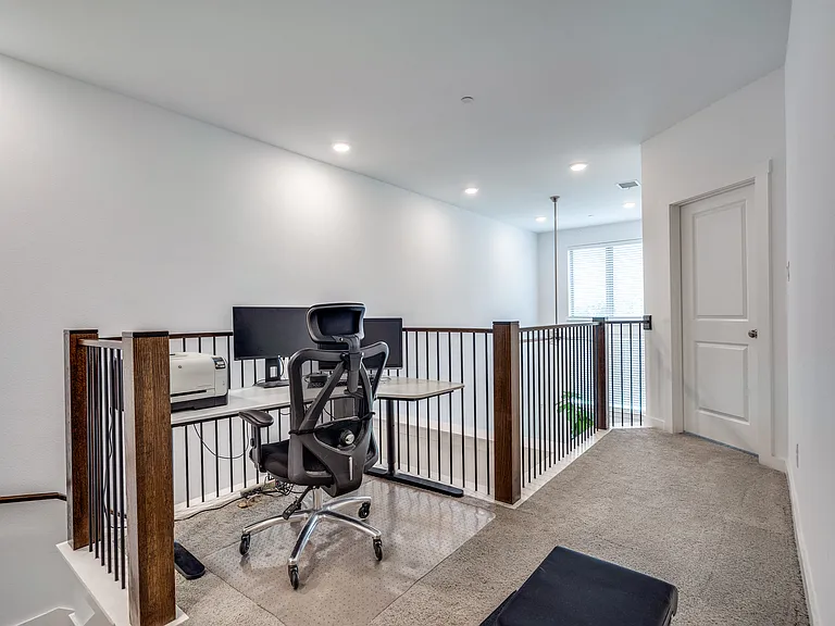 1520 Navasota Trl — Photo 21