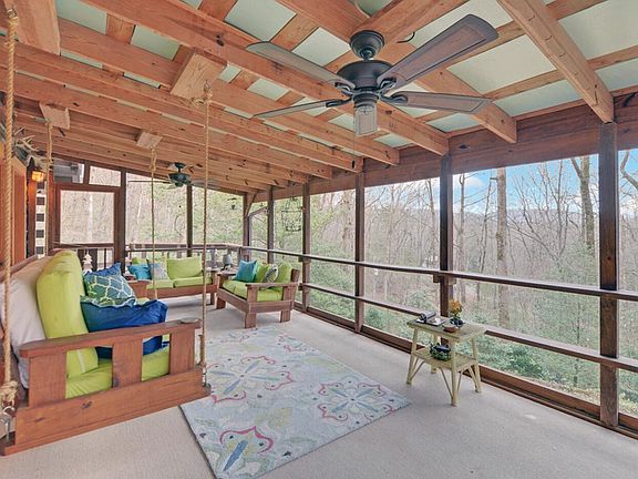 3rd image of 466 Wolf Pen Dr