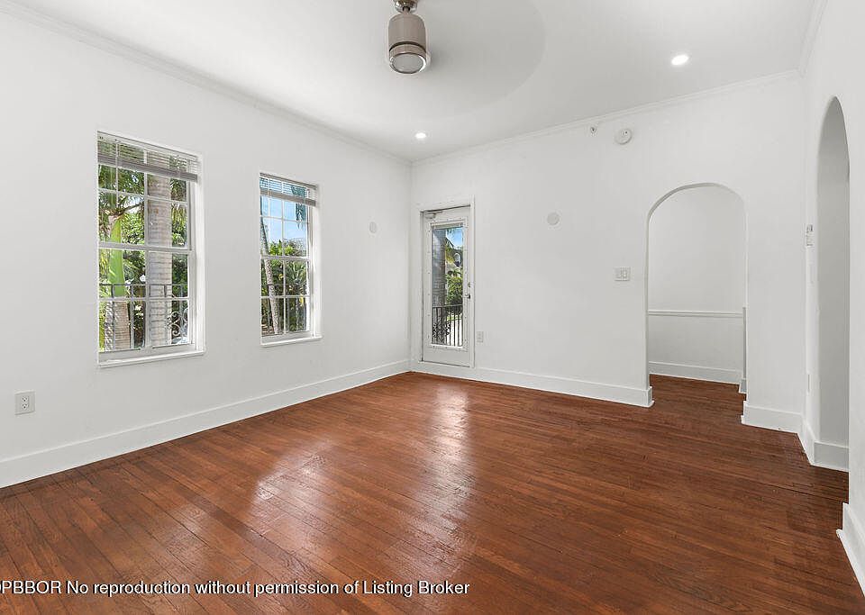 1st image of 445 Brazilian Ave APT 14