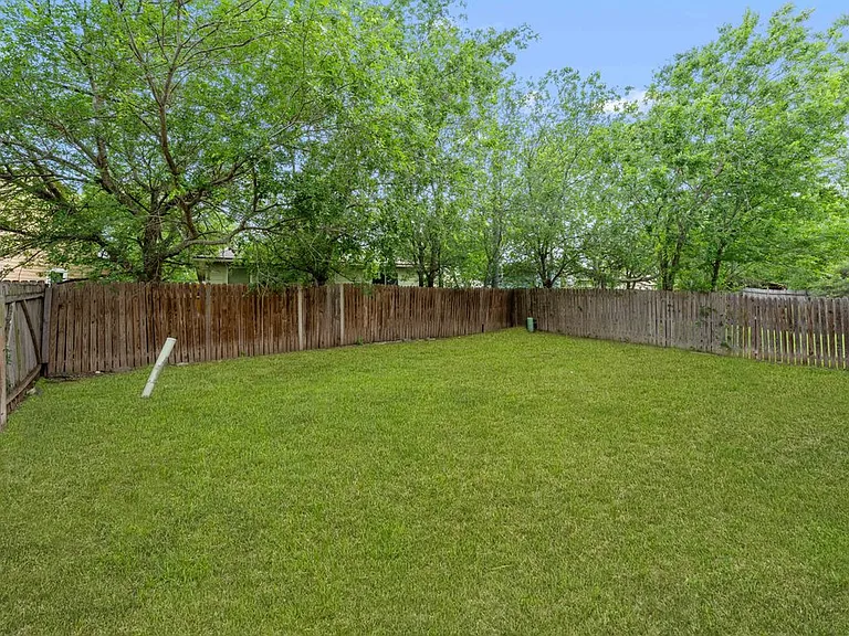 6402 Candleview Ct — Photo 29