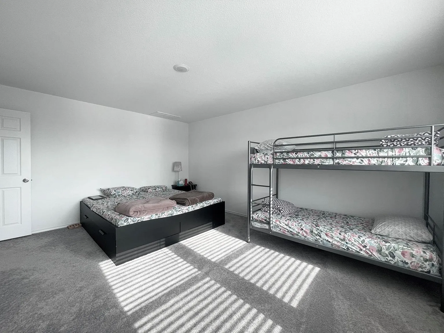 3 bed, 2.5 bath, 2375 sqft, $2,300 — Photo 4