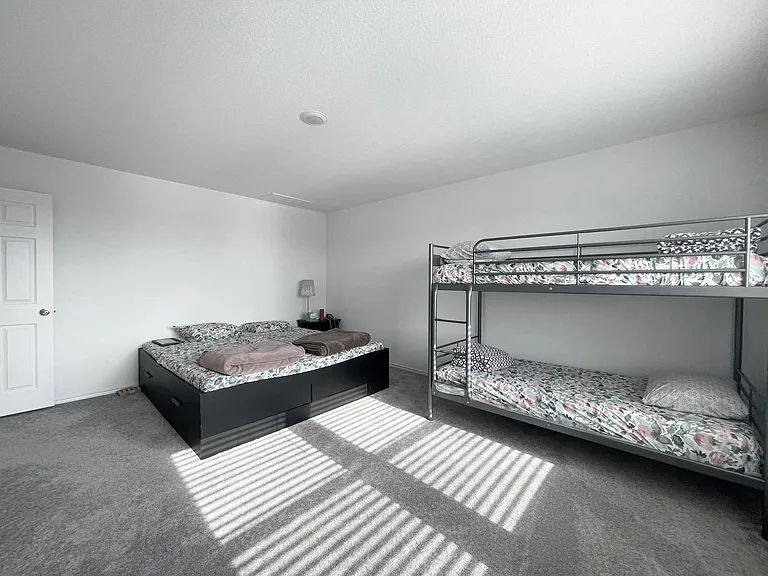 148 Bennington Dr — Photo 4