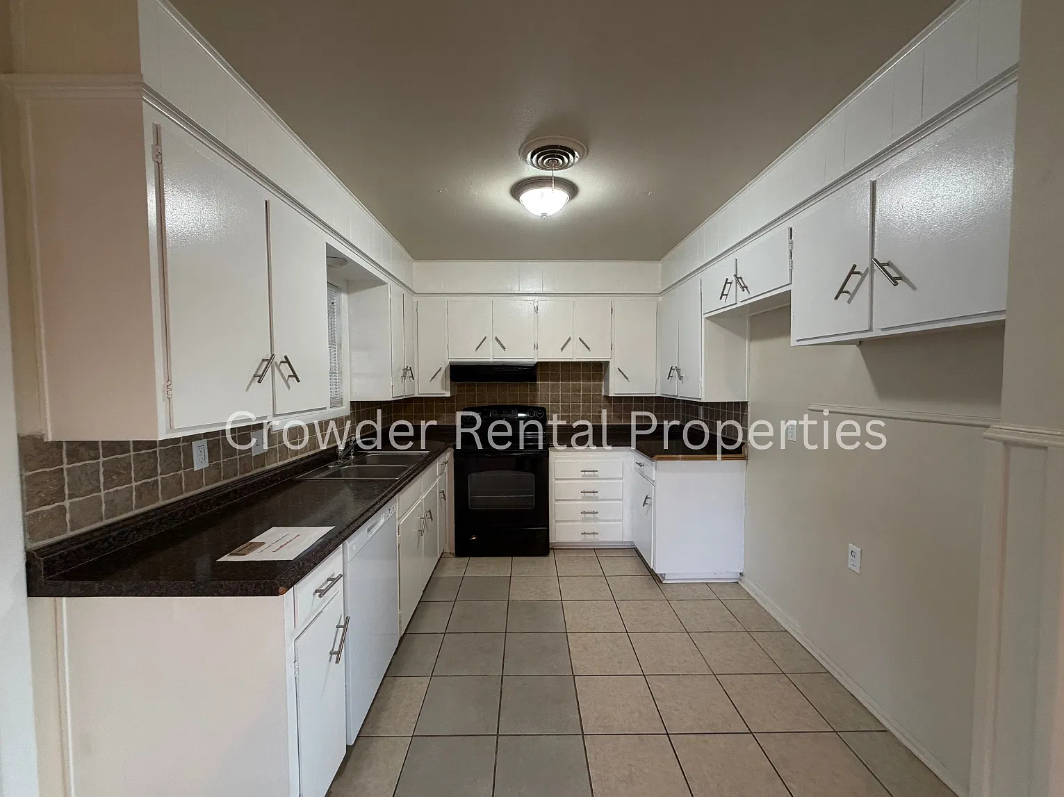 3 bed, 1.5 bath, 1230 sqft, $1,700 — Photo 4