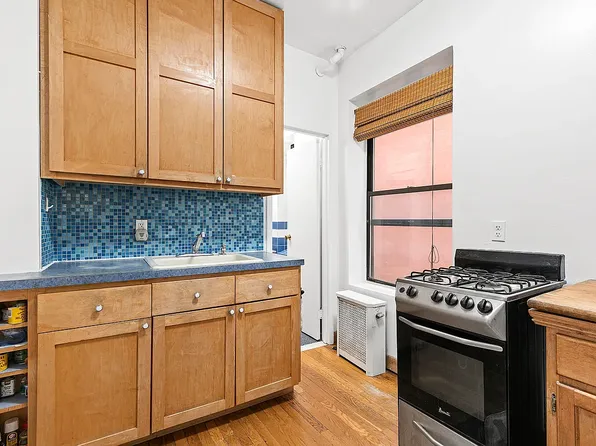 311 East 3rd Street image 2 of 5