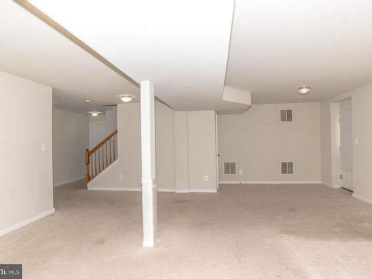 8004 Towering Oak Way — Photo 14