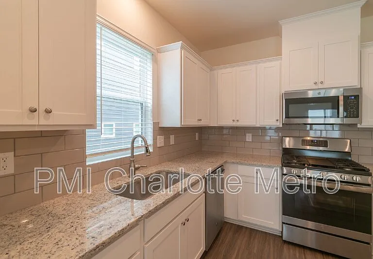 7139 Bentz St — Photo 2