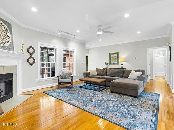 3rd image of 128 Walden Road
