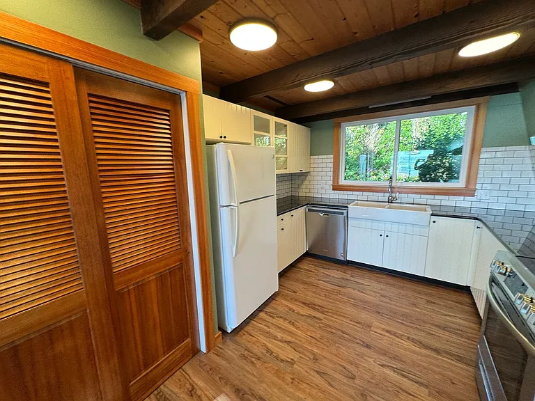 1318 NW Voyager Way — Photo 15