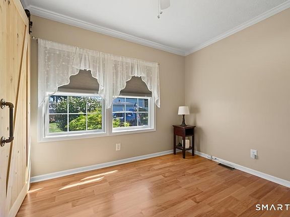 5th image of 20 Oak Road