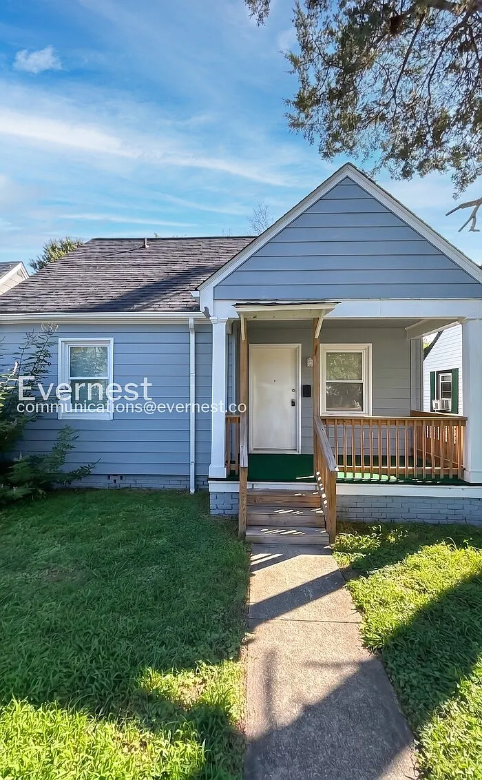 2 bed, 1.0 bath, 720 sqft, $1,395 — Photo 1