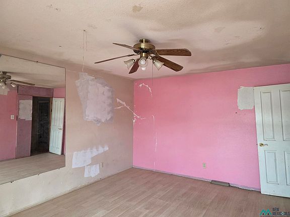 4th image of 2101 W Clayton Ave