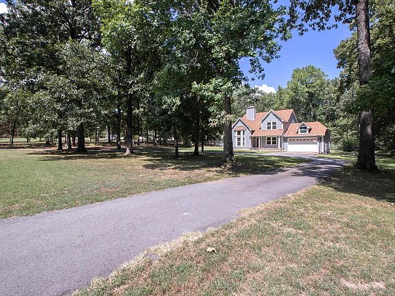 2nd image of 1400 Cedar Dr