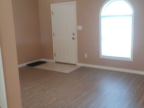 2nd image of 3444 S Oaklawn Cir