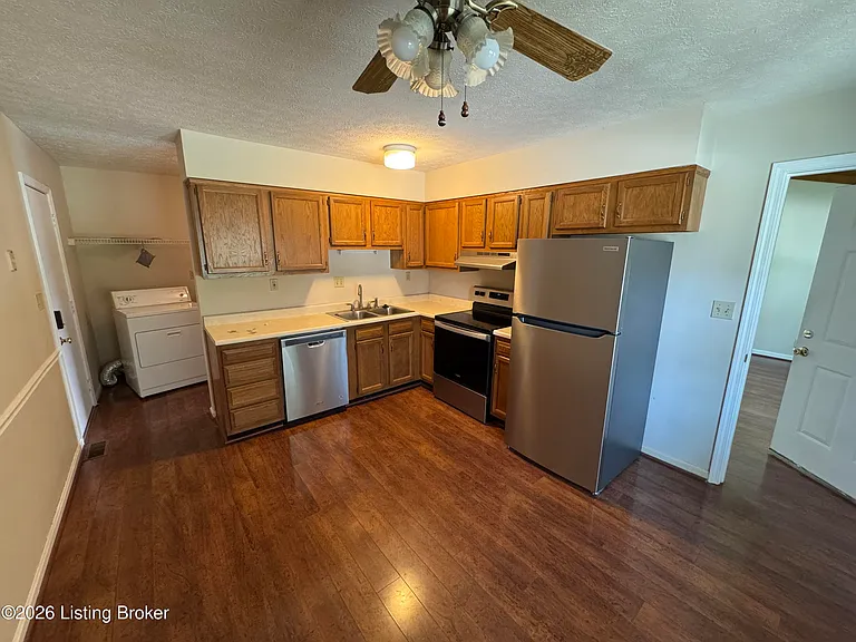 8600 Tannen Dr — Photo 9