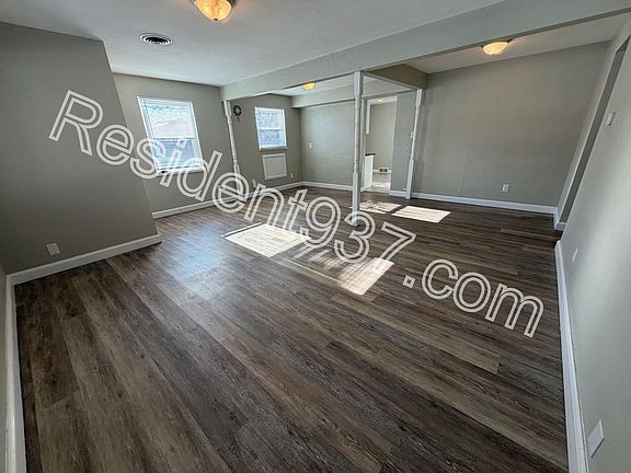 4th image of 3883 Fulton Ave