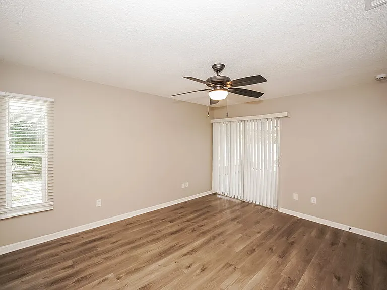 8277 Chesebro Ave — Photo 10